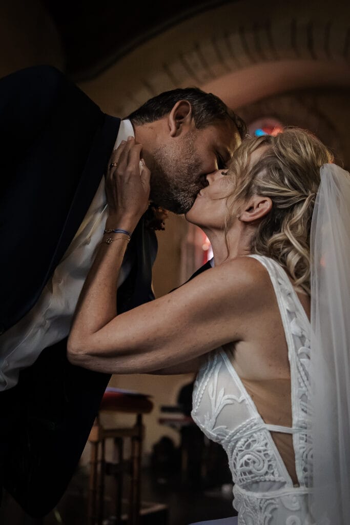 Photo de couple de mariage à l’Église Saint Martin de Pressagny l'Orgeuilleux
